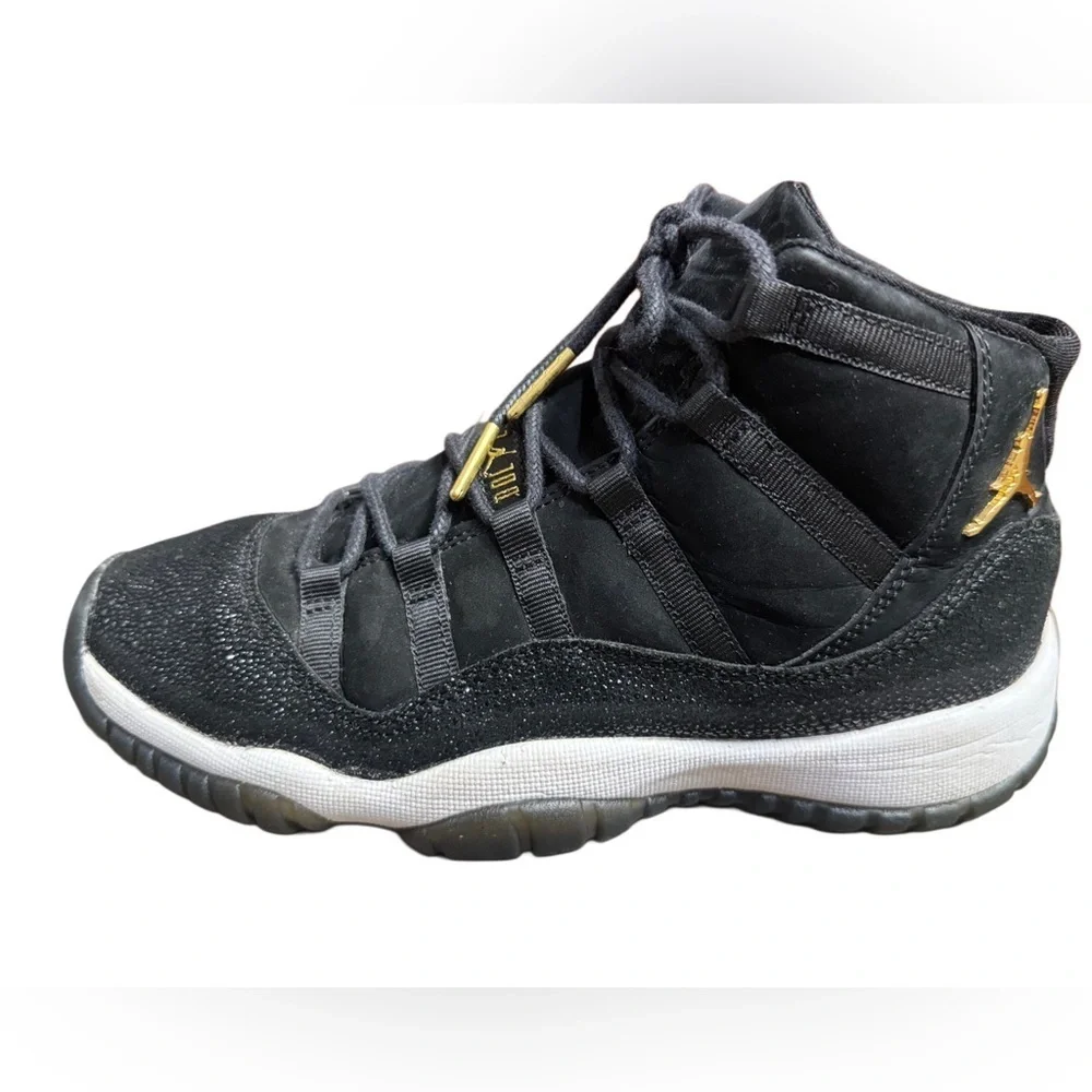 Nike Black and Gold Athletic Shoes